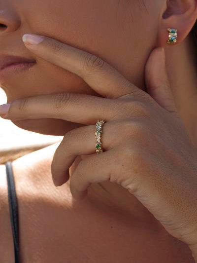 Anillos con piedras de plata en tono verde y azul talla esmeralda