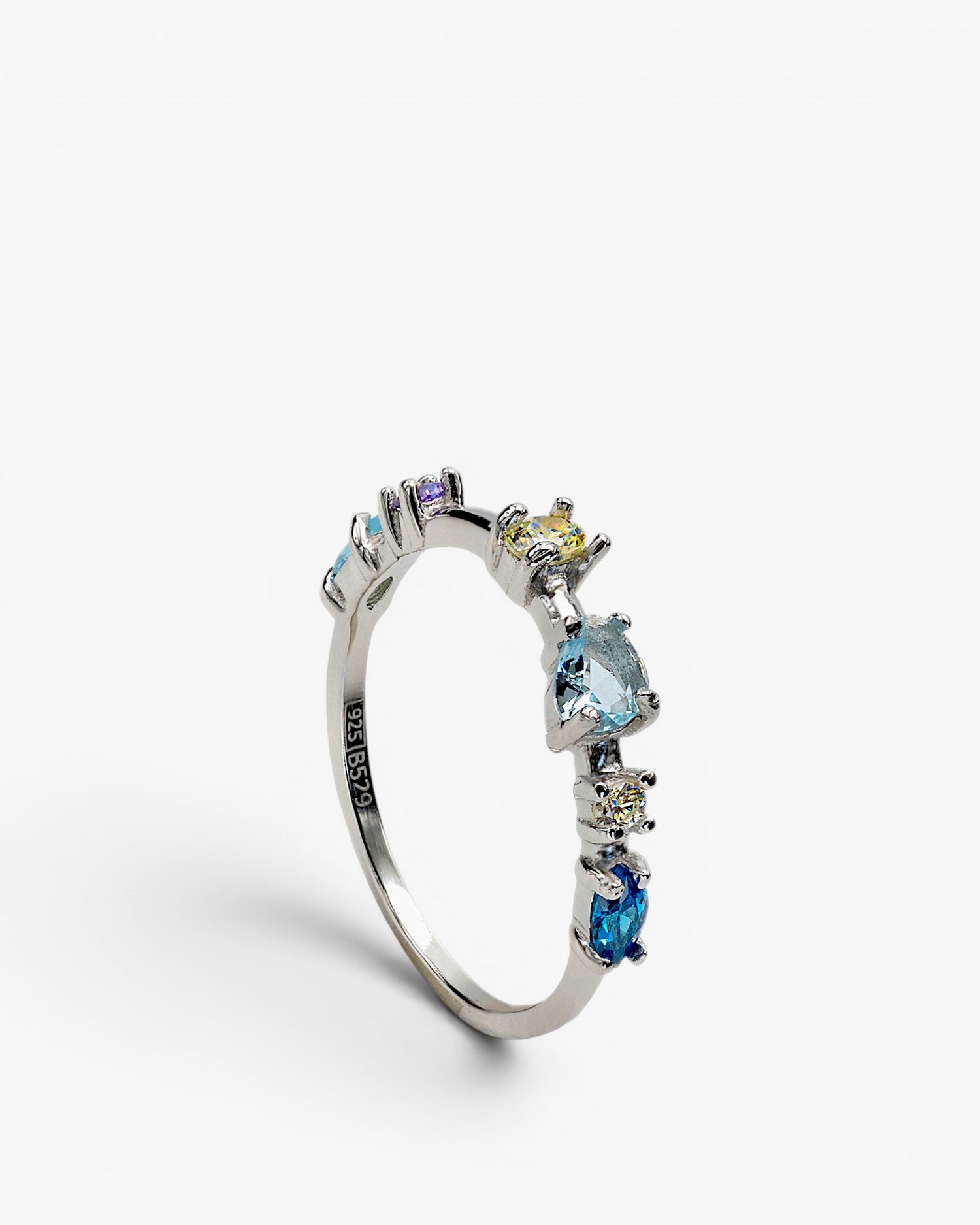 Anillos finos diseño de cuarzos adamantinos multi forma