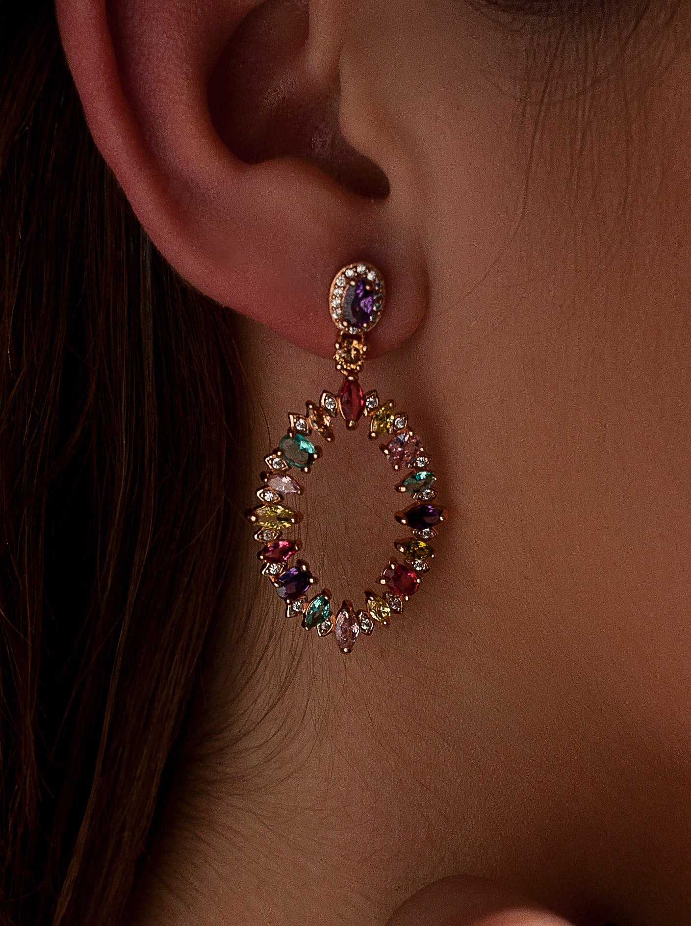 Pendientes aros con piedras de colores diseño oval