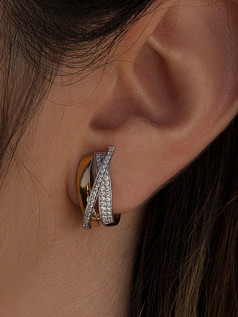 Pendientes cierre omega con banda de circonitas cruzadas