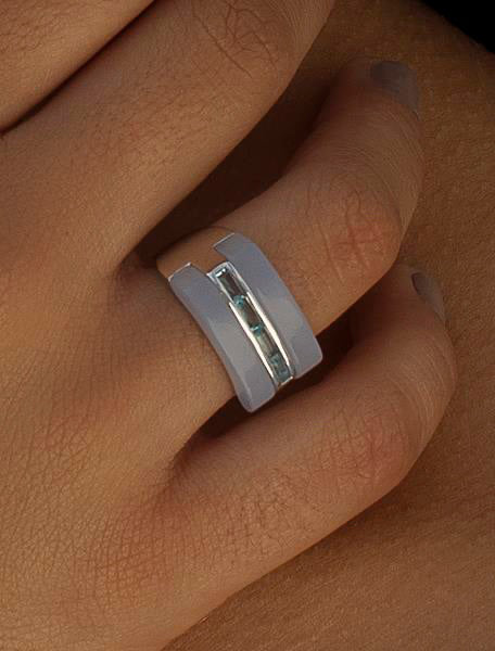 Anillos de diseño con resina y gemas lilas