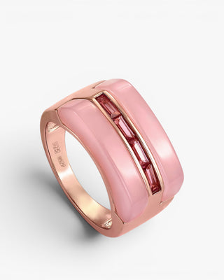 Anillos de diseño con resina y gemas rosas