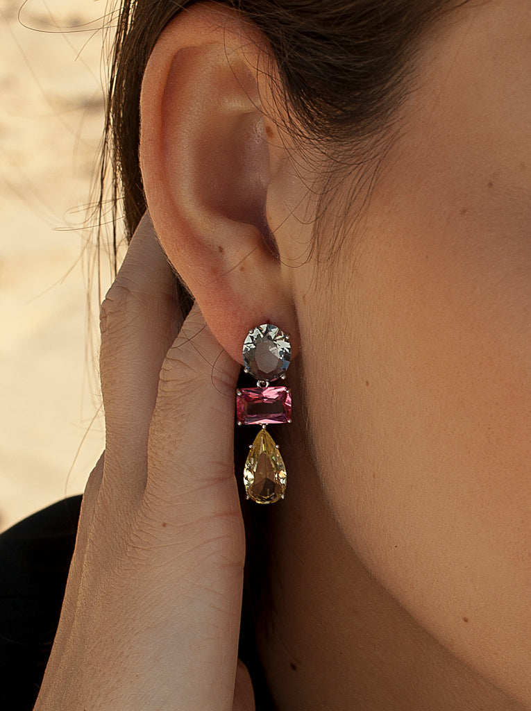 Pendientes de plata con piedras de colores en talla redonda esmeralda y pera