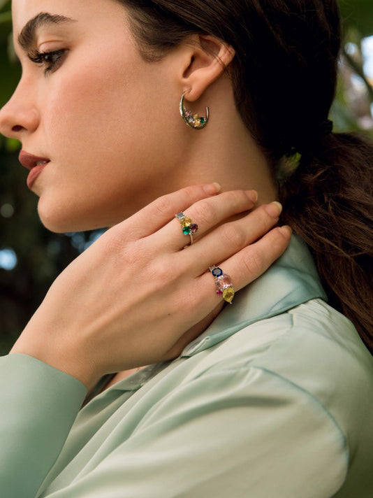 Anillos con piedras mosaico multicolor y circonitas