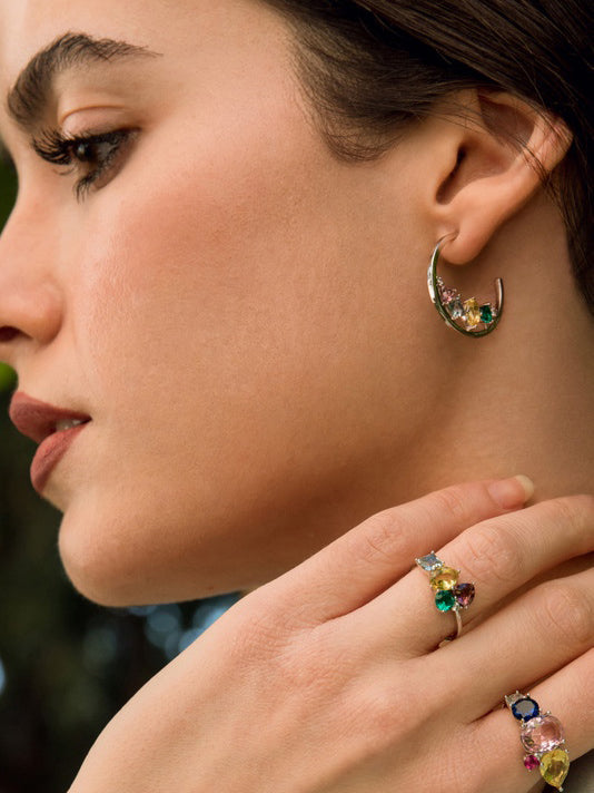 Bagues ornées de pierres mosaïques multicolores et de zirconiums cubiques