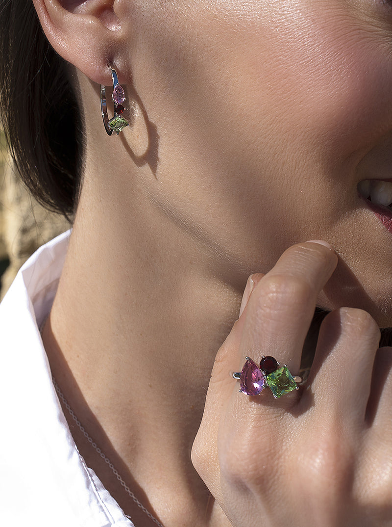 Rings with multi-shaped three-gem design stones