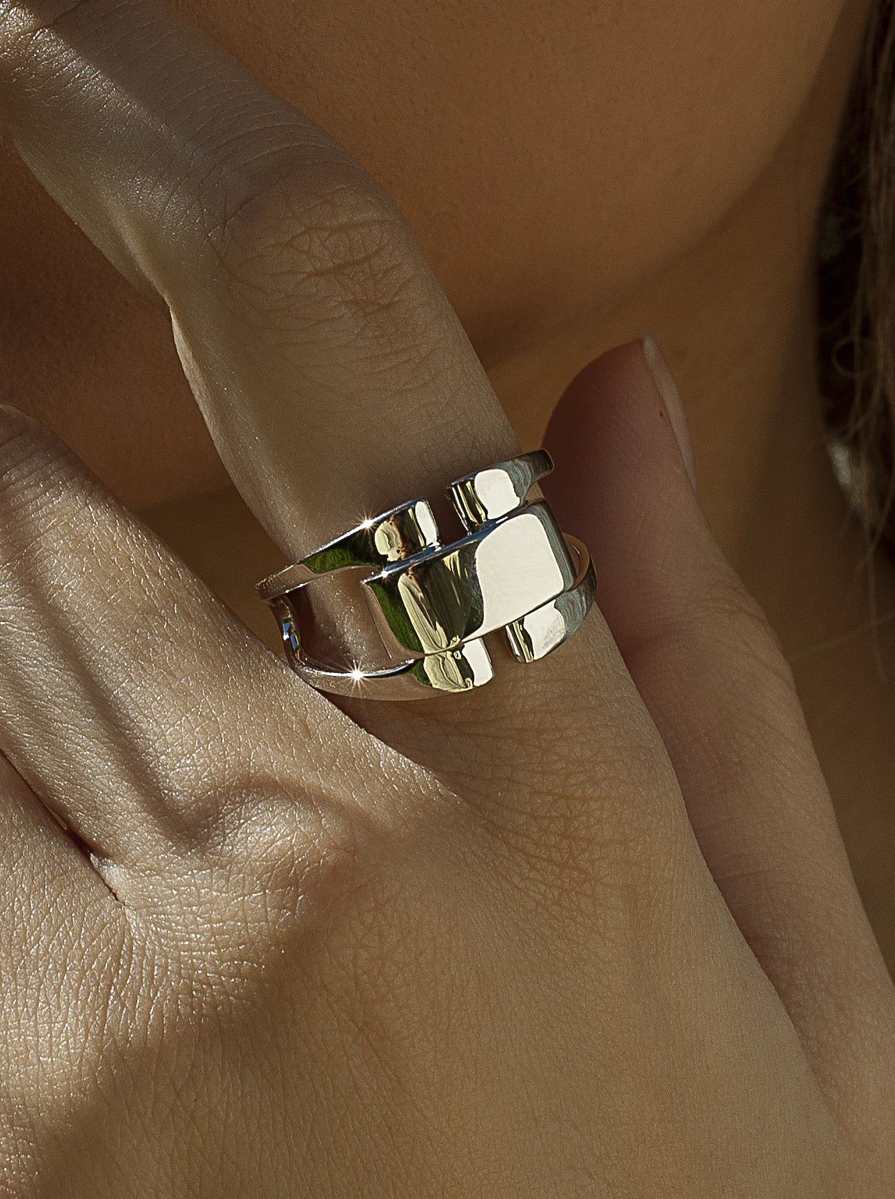 Anillos grandes diseño abierto entre carriles