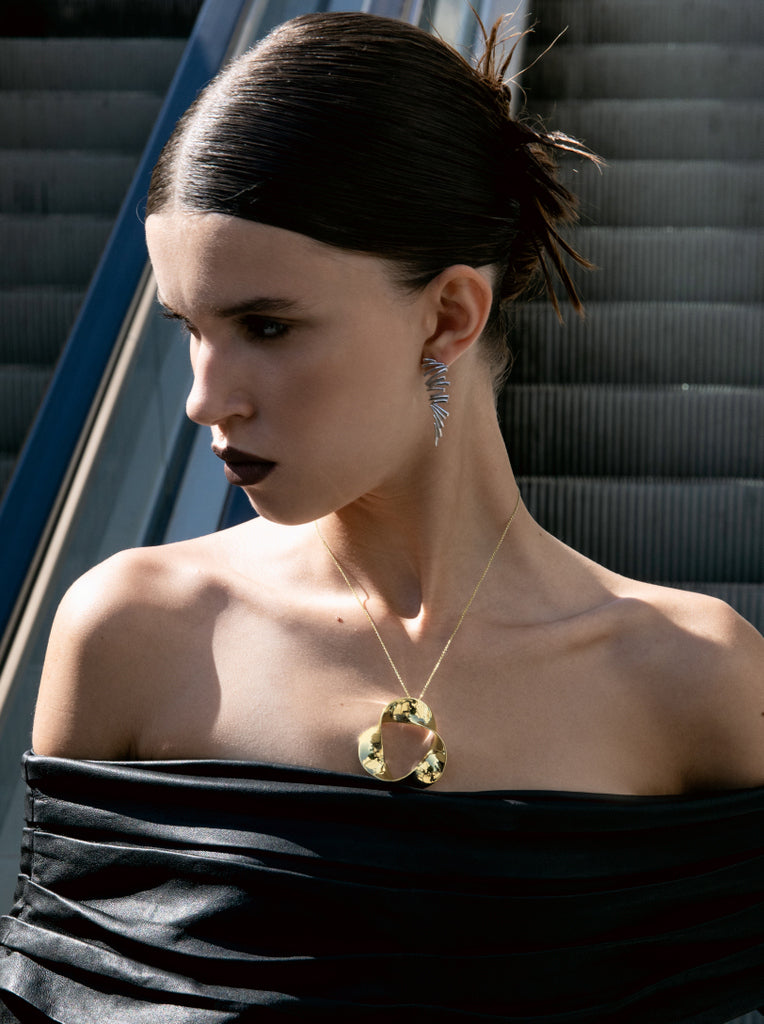 Collares plata bañado en oro originales con diseño irregular