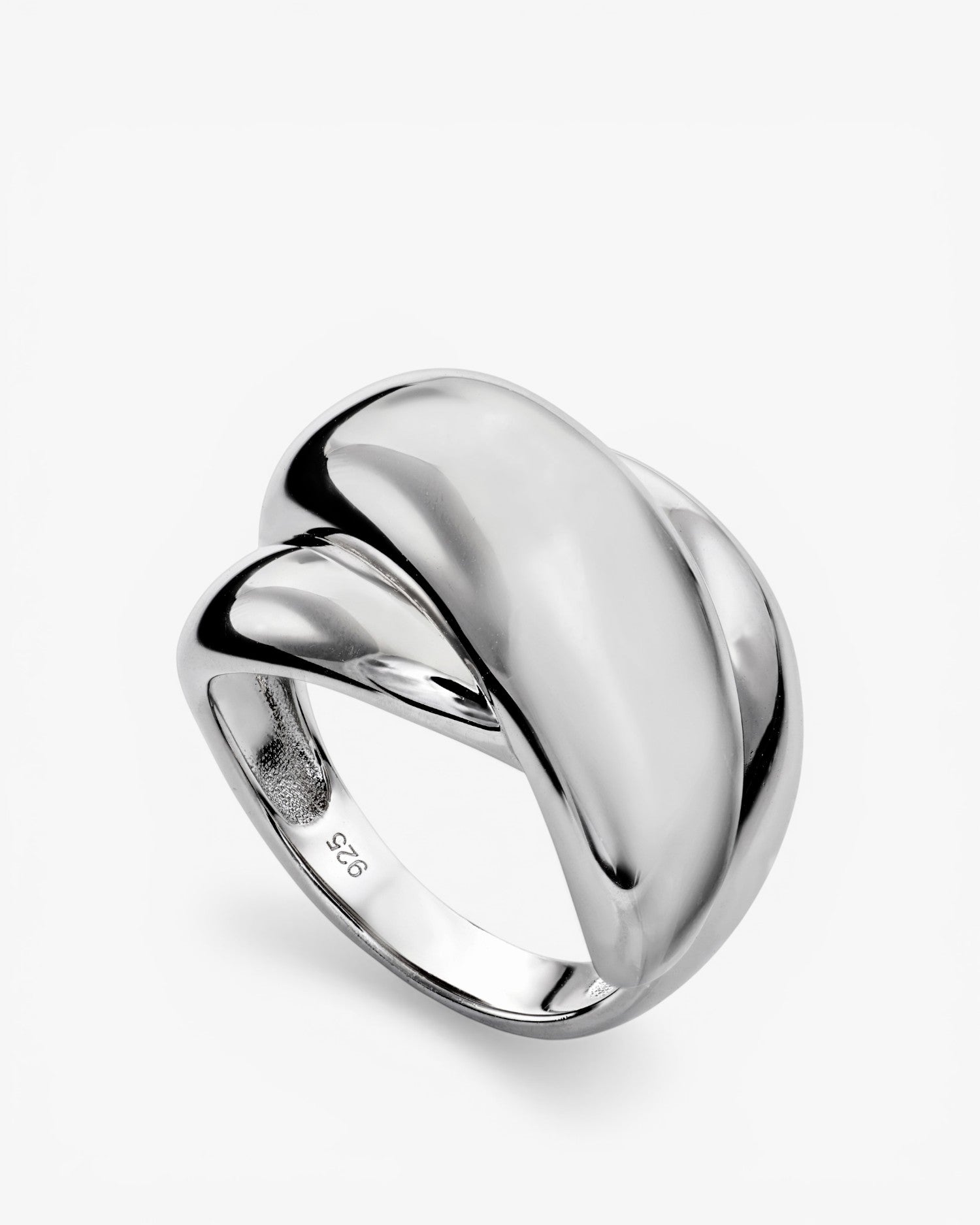 Anillos anchos diseño carriles envolventes y plata lisa