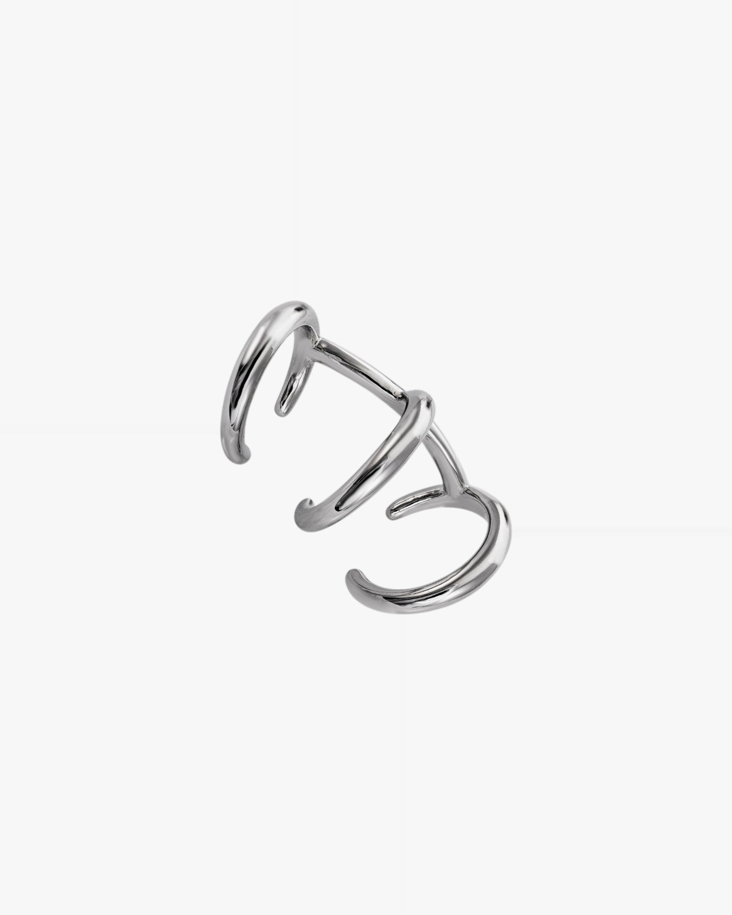 Ear cuff formado por tres aros en plata lisa