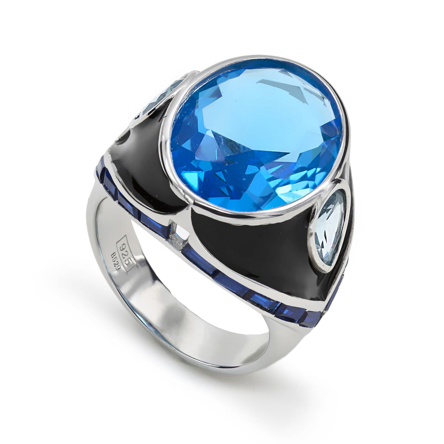 Bagues ornées de pierres aux reflets aigue-marine