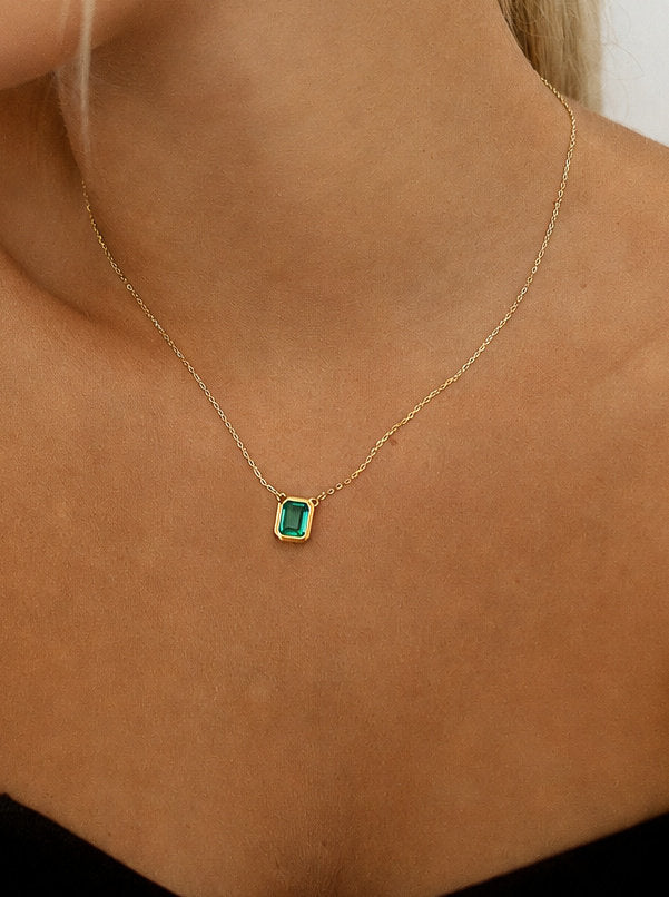 Collar de plata 925 bañada en oro con colgante turquesa rectangular