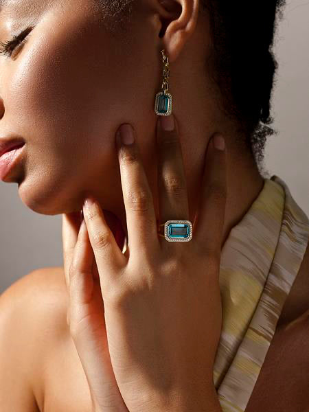 Pendientes largos de plata diseño eslabones y gema tono aguamarina