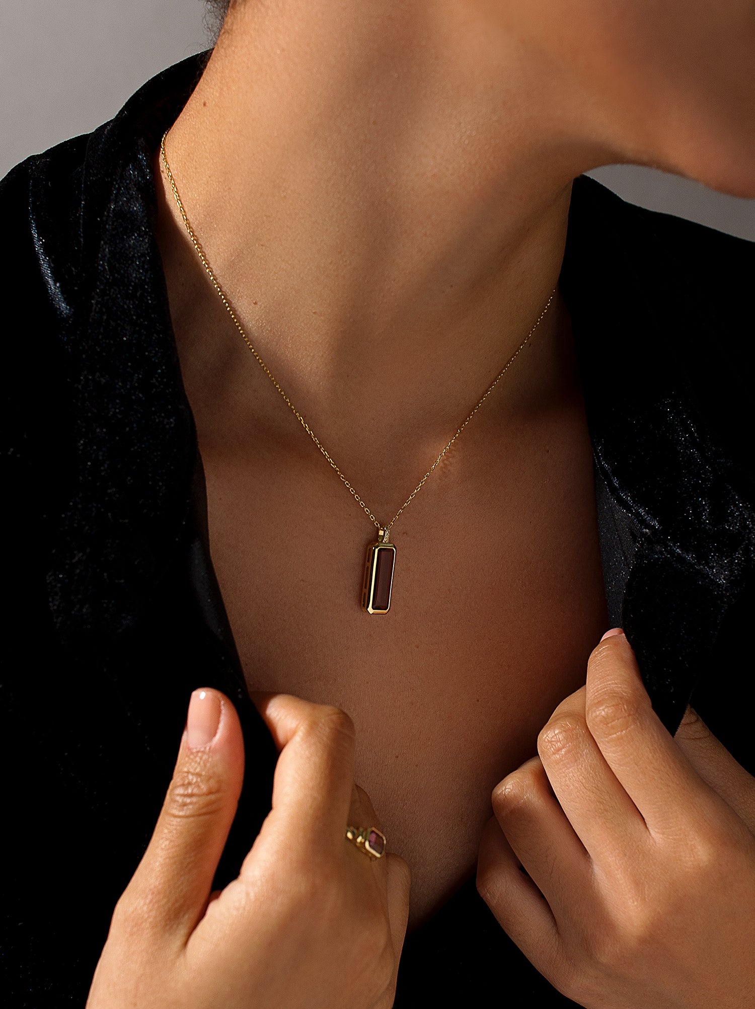 Collares con piedras talla radiante tono rosa
