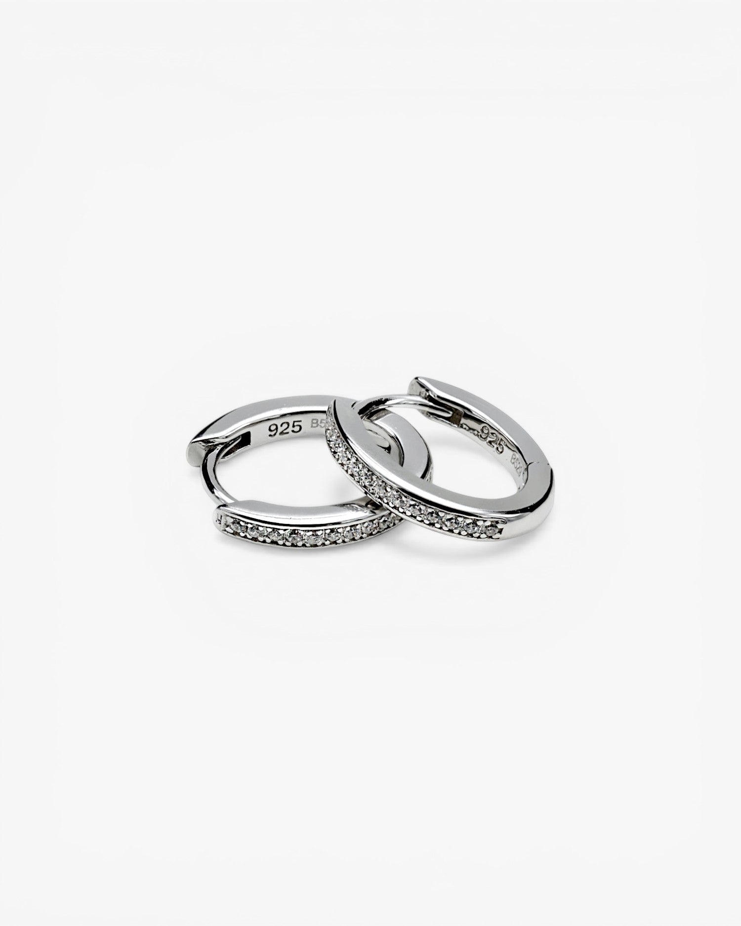 Pendientes aro de plata diseño mini con circonitas