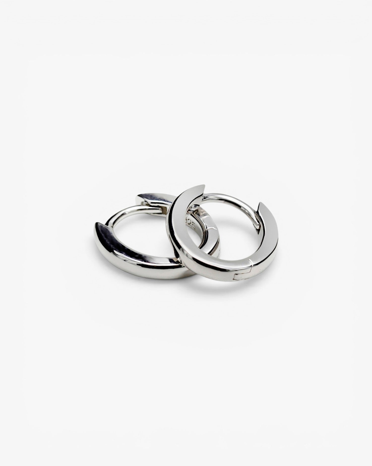 Pendientes aro de plata diseño mini ovalado