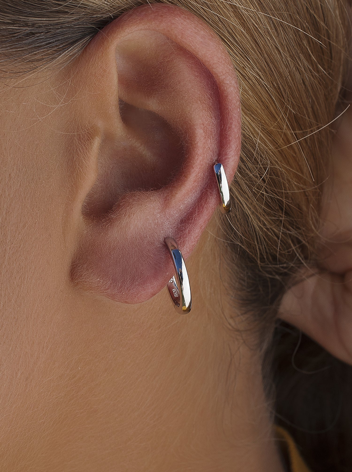 Pendientes aro de plata diseño mini ovalado