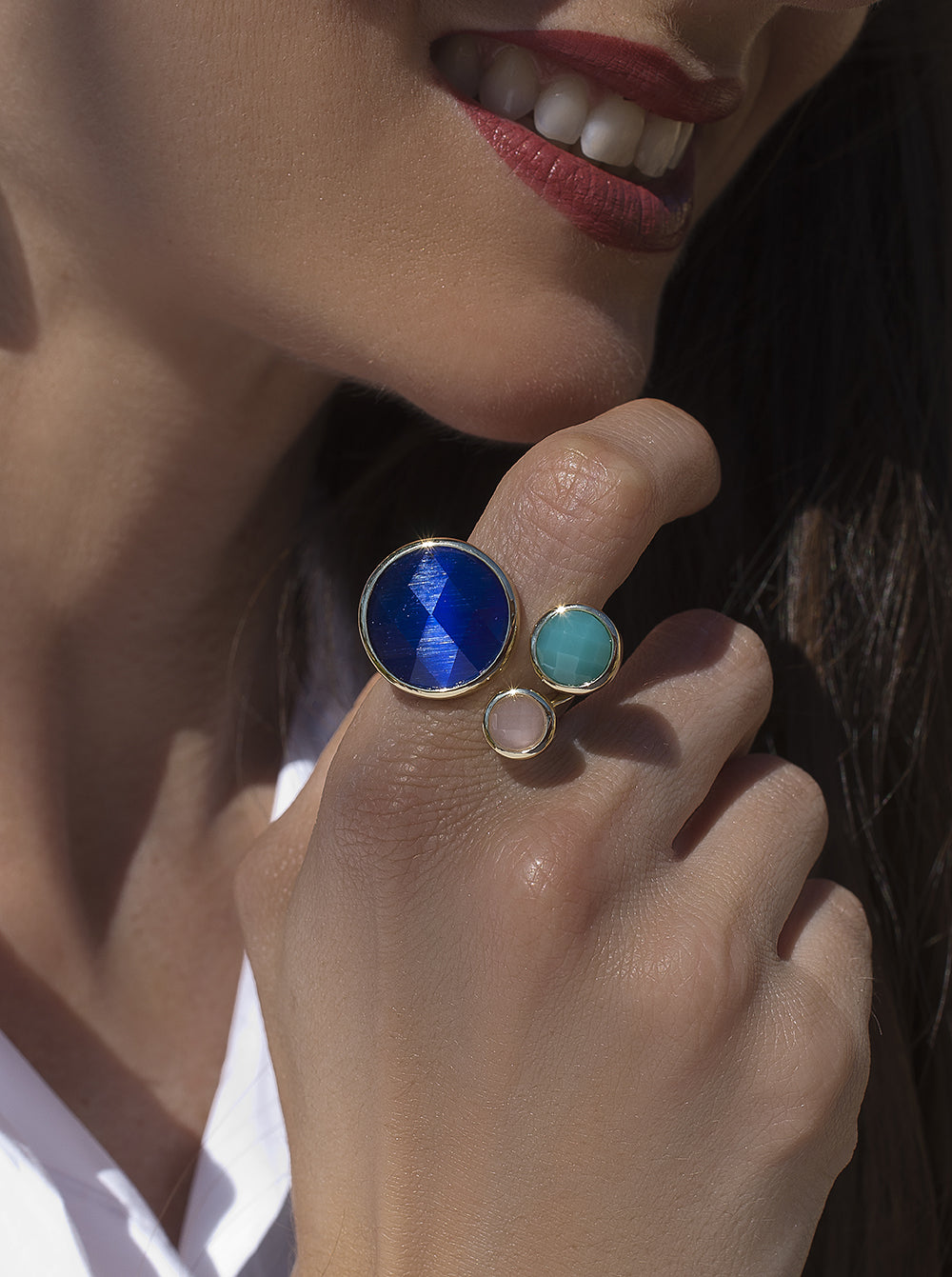 Rings with round cut stones with lapis lazuli