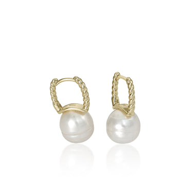 Pendientes perlas de plata bañada en oro diseño espiga con perla barroca