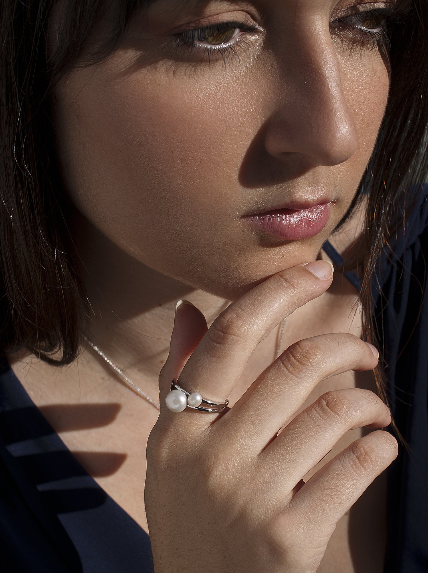 Silver pearl rings with double rail and double pearl