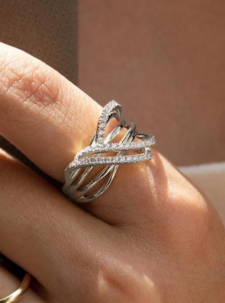 Anillos circonitas de plata múltiples raíles cruzados