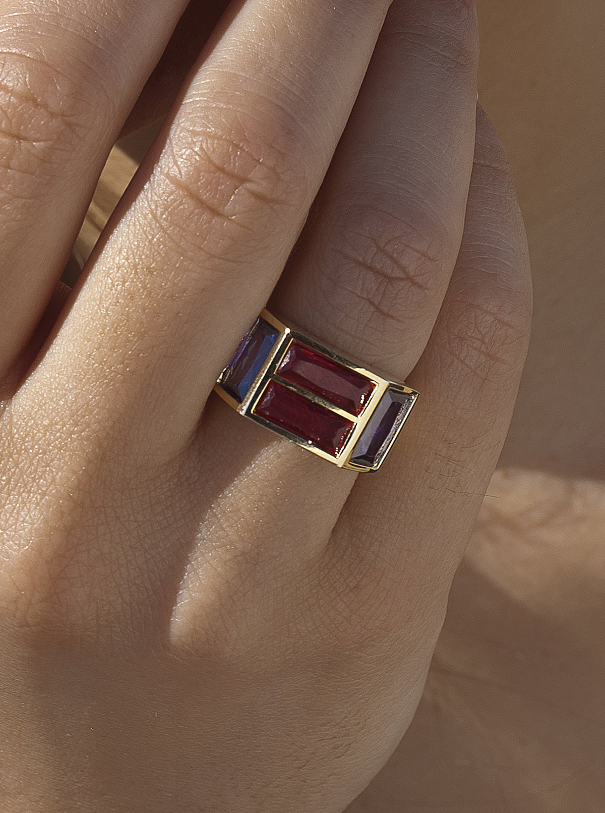 Anillos con piedras en tono lavanda y fucsia de plata