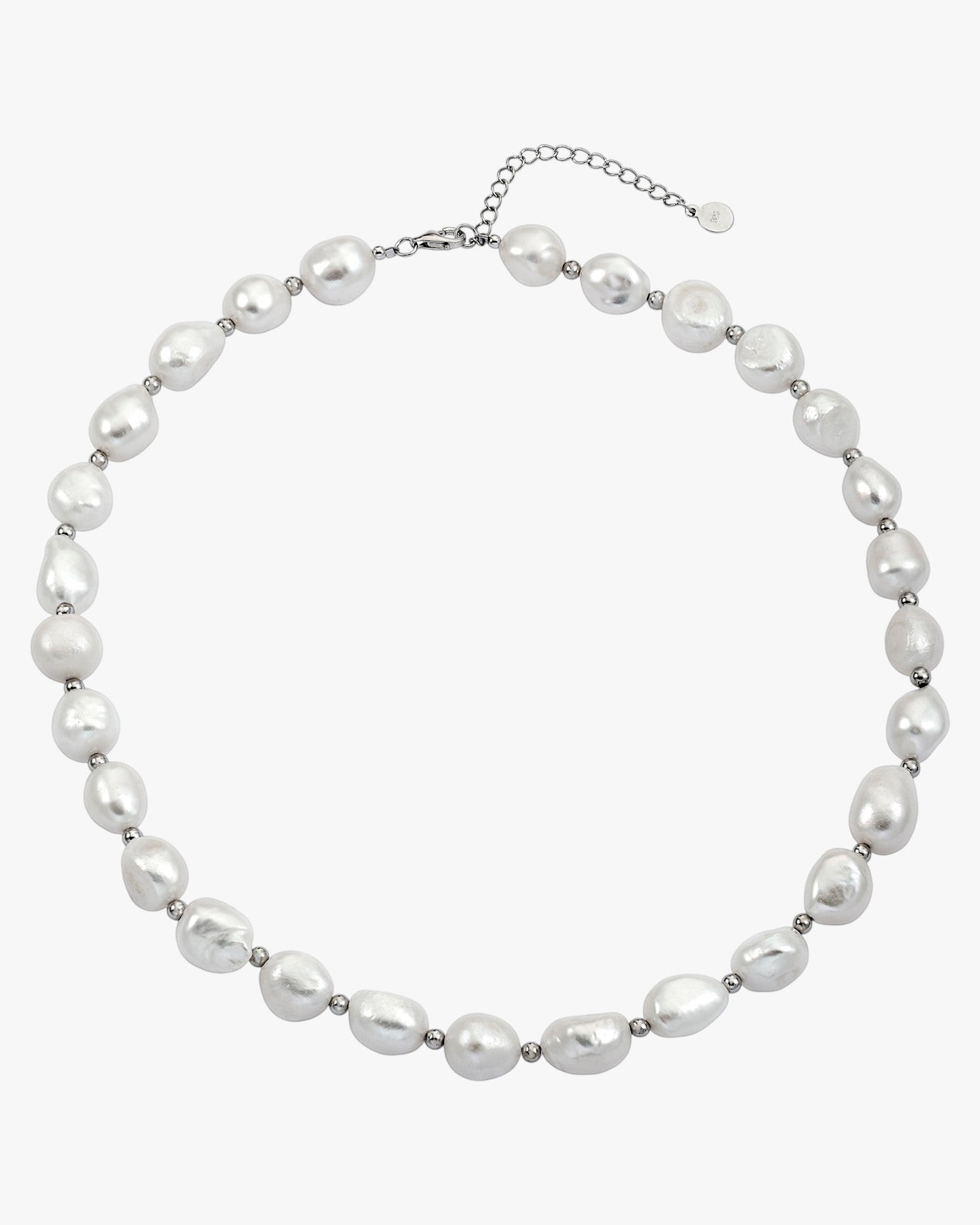 Short silver necklaces with baroque pearl design