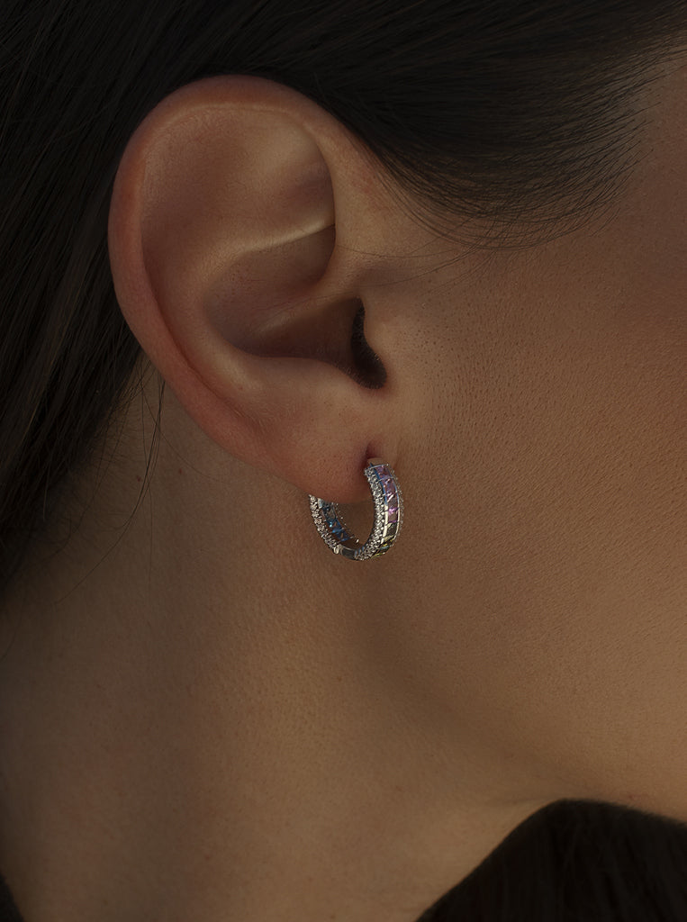 Hoop earrings with colorful stones in warm tones