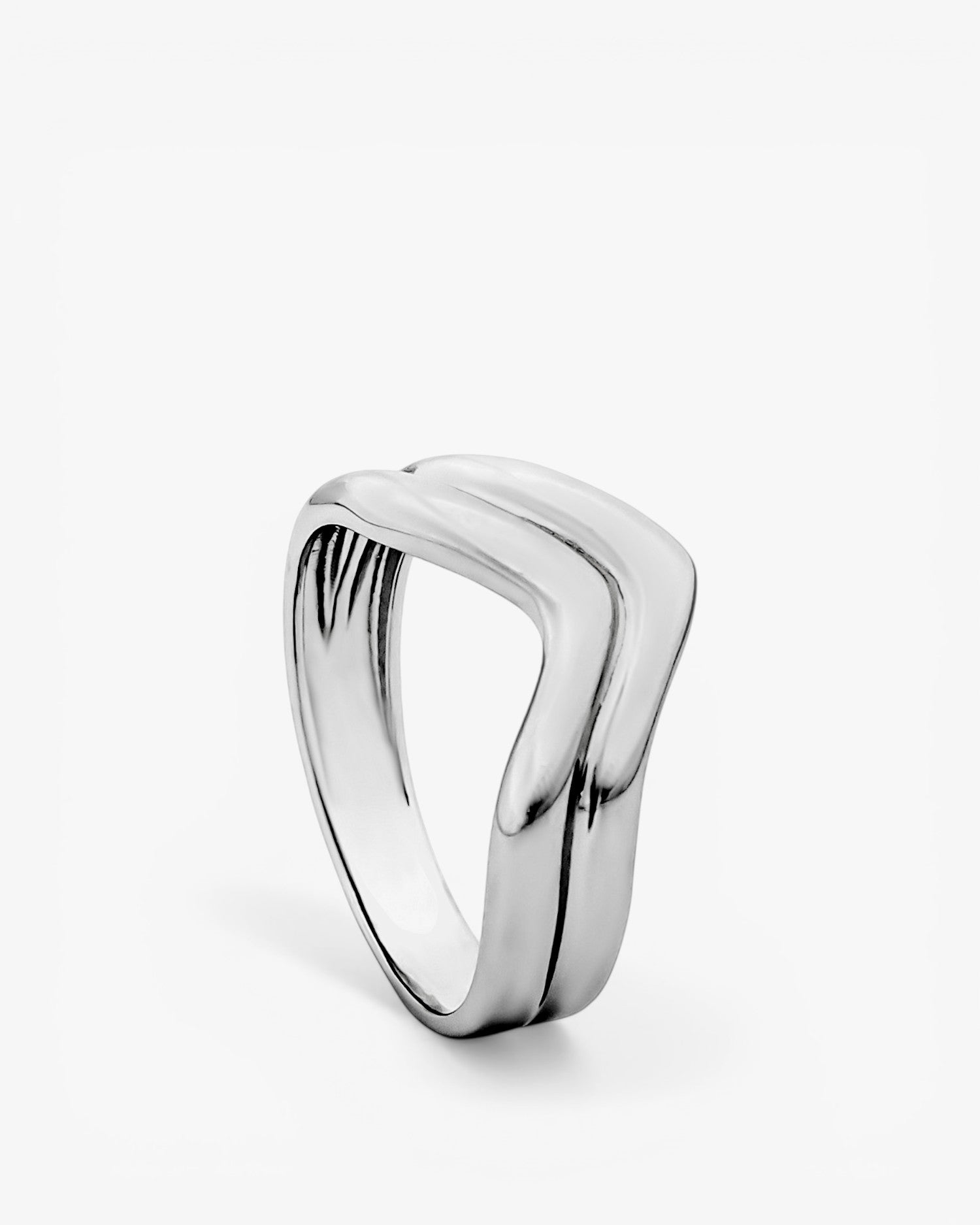Anillos de diseño de plata con dos raíles irregulares