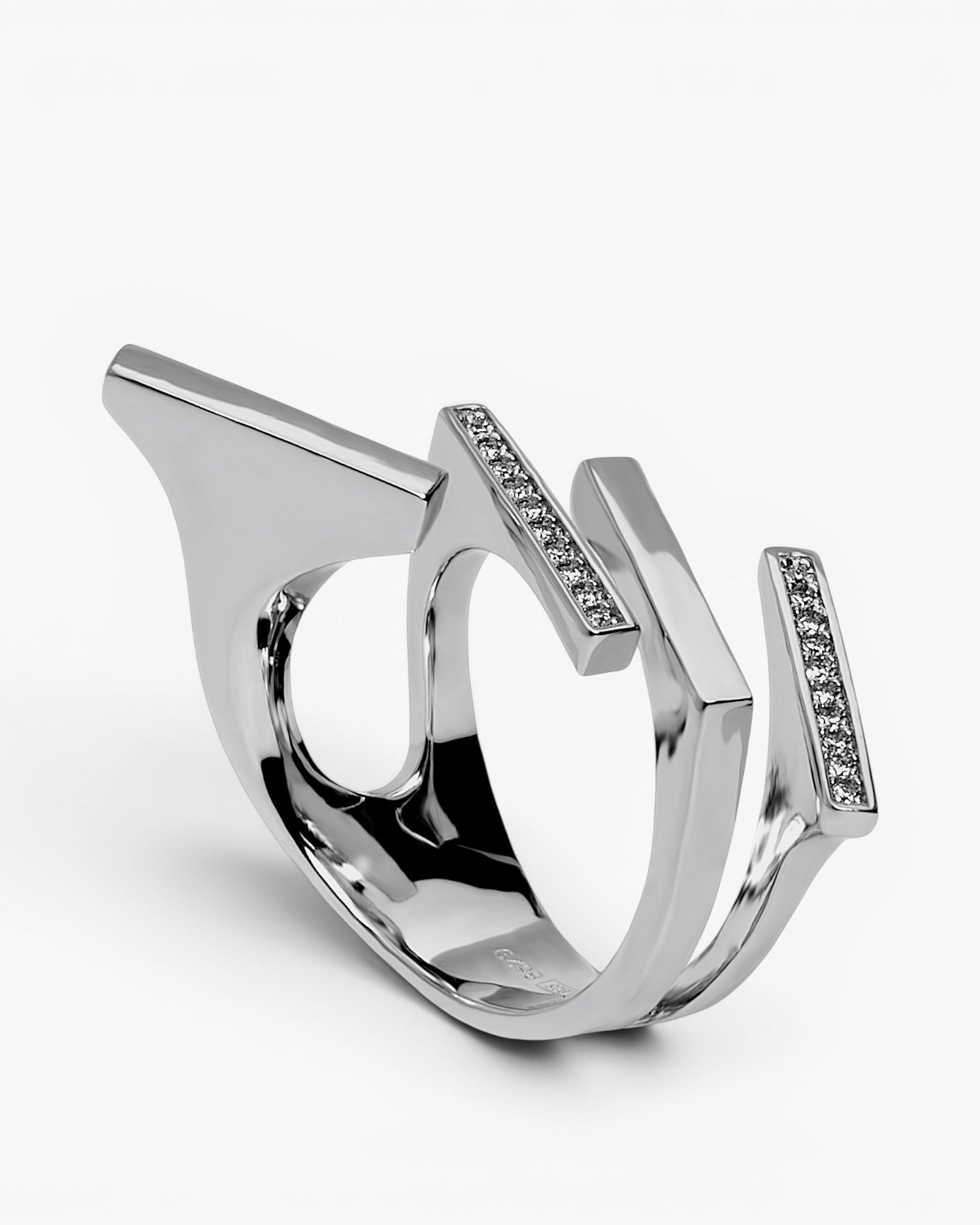 Anillos de diseño de plata escalonado con circonitas