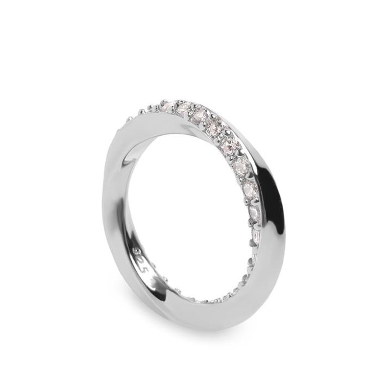 Rings fins de design enveloppant avec zircons