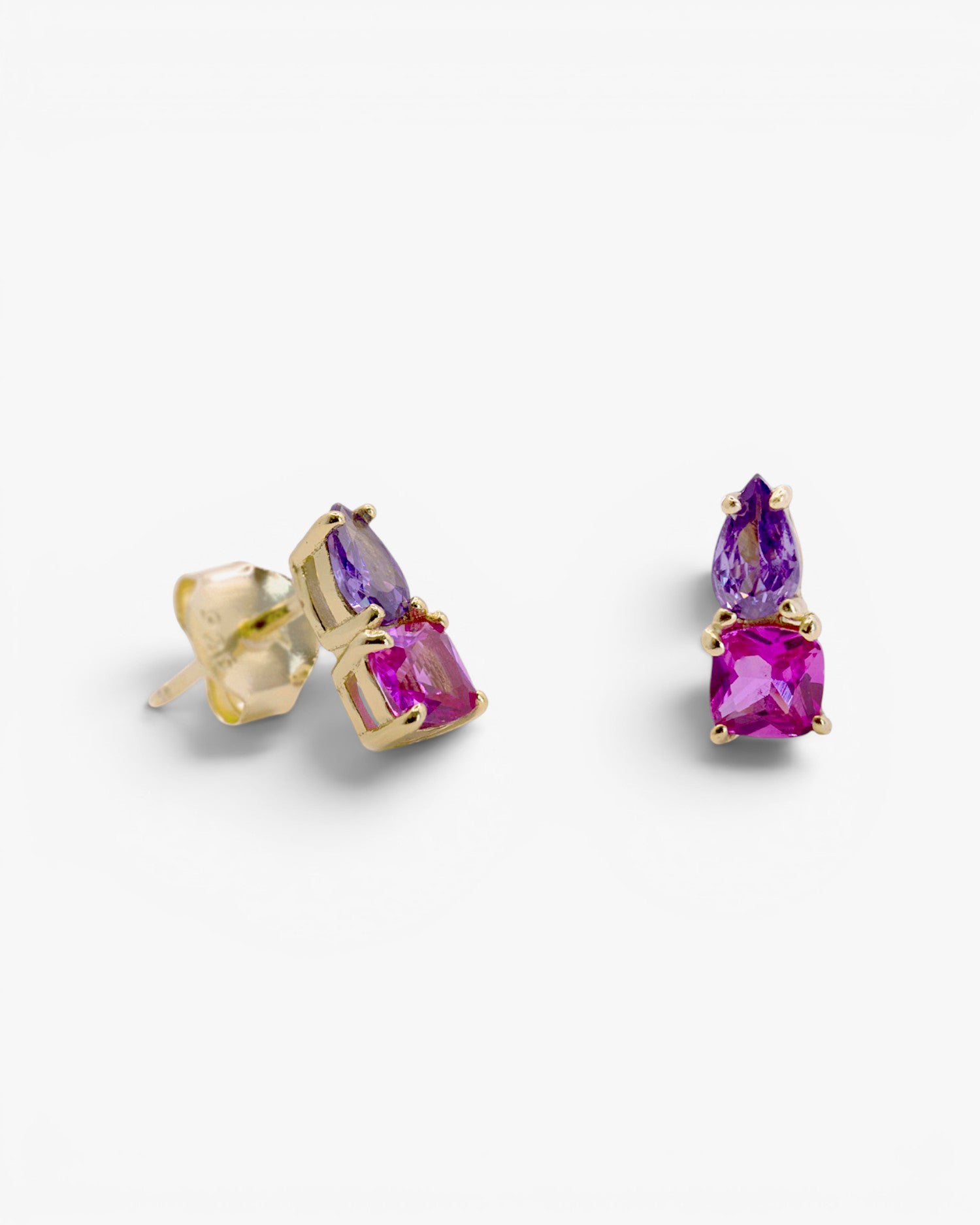 Small earrings with fuchsia and amethyst gemstones