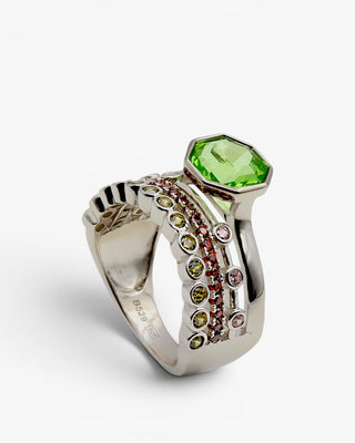 Anillos con piedras motivo hexagonal tono verde manzana