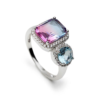 Anillos con piedras de colores en tonos azul y rosa