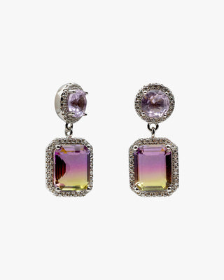 Pendientes de piedras de colores en tonos lavanda y amarillo