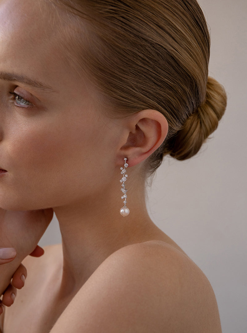 Pendientes novia largos con circonitas y perla