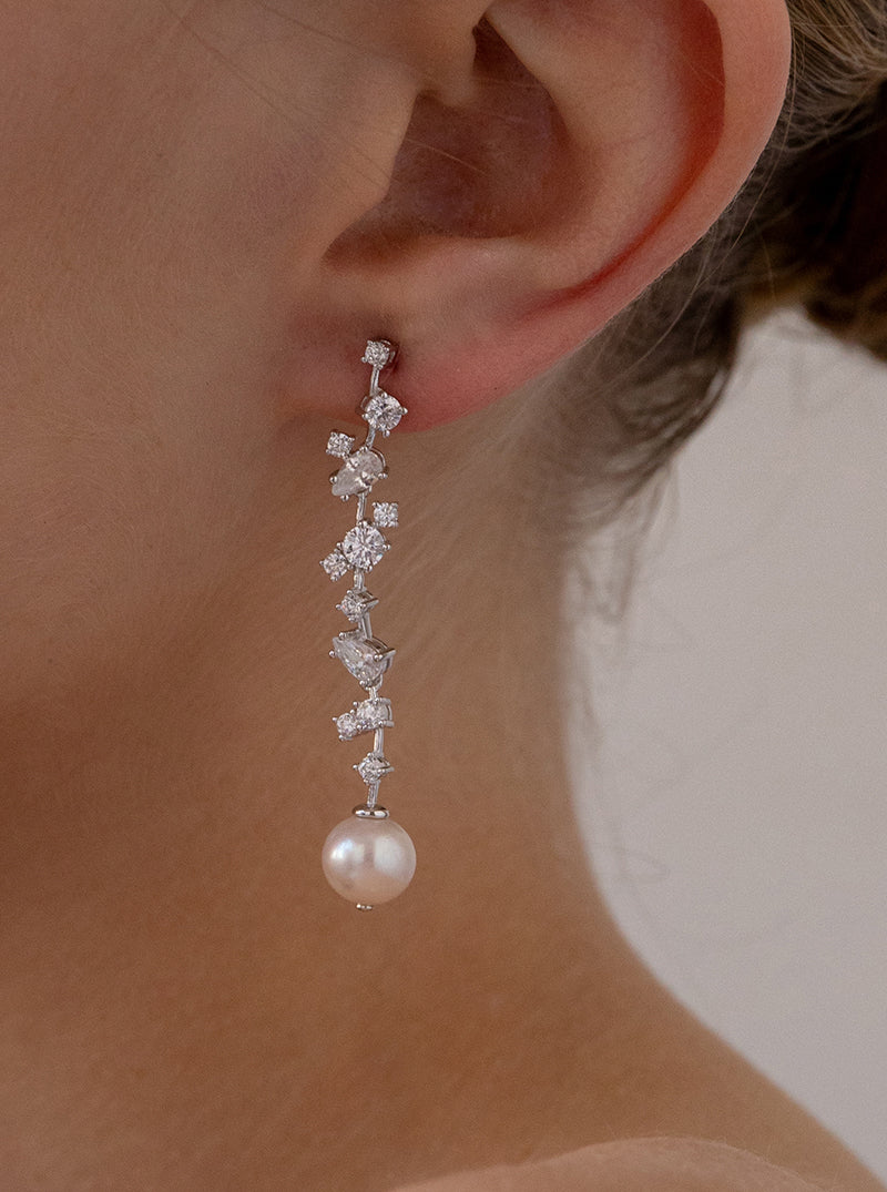 Pendientes novia largos con circonitas y perla