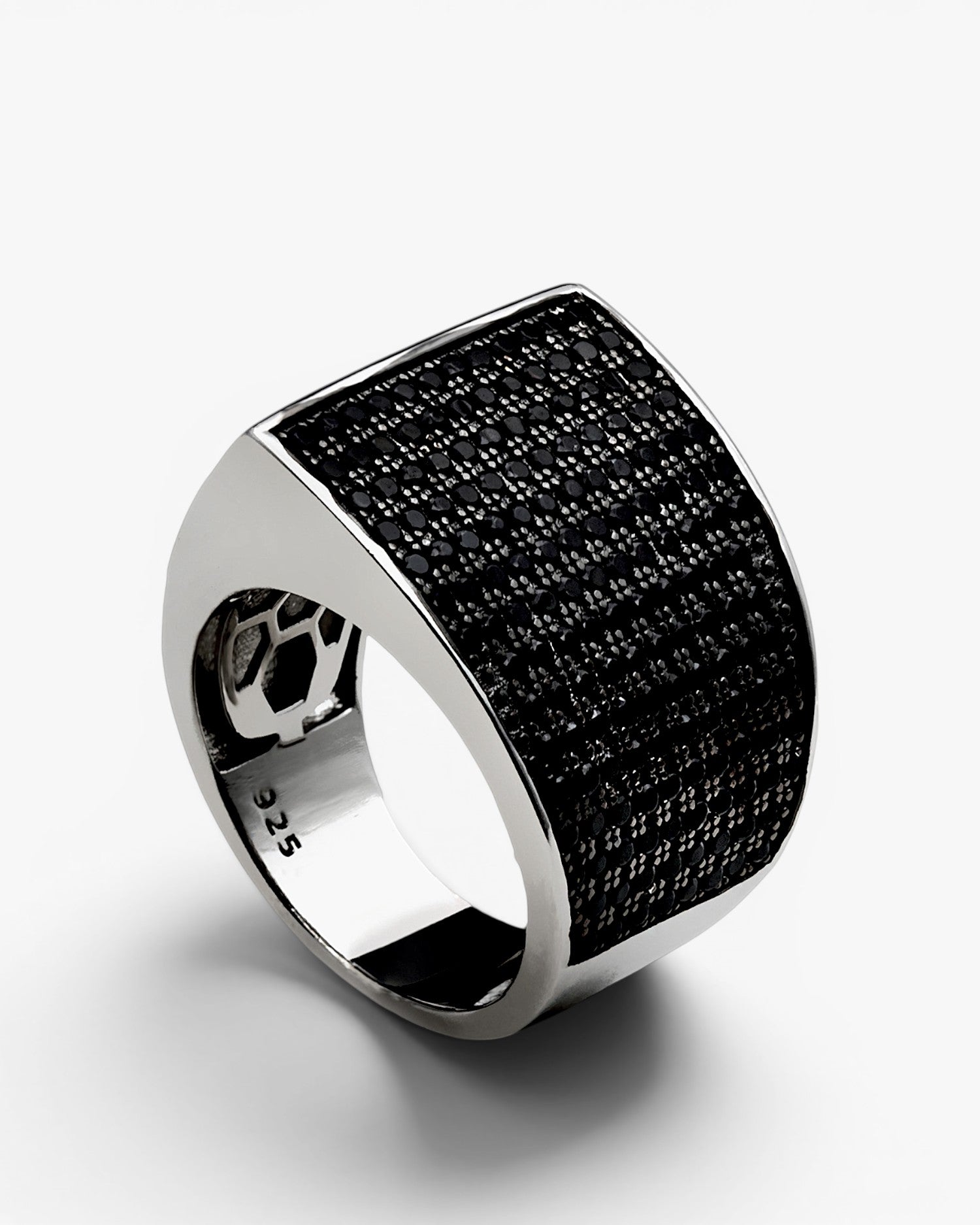 Anillos anchos plata diseño circonitas negras engastadas