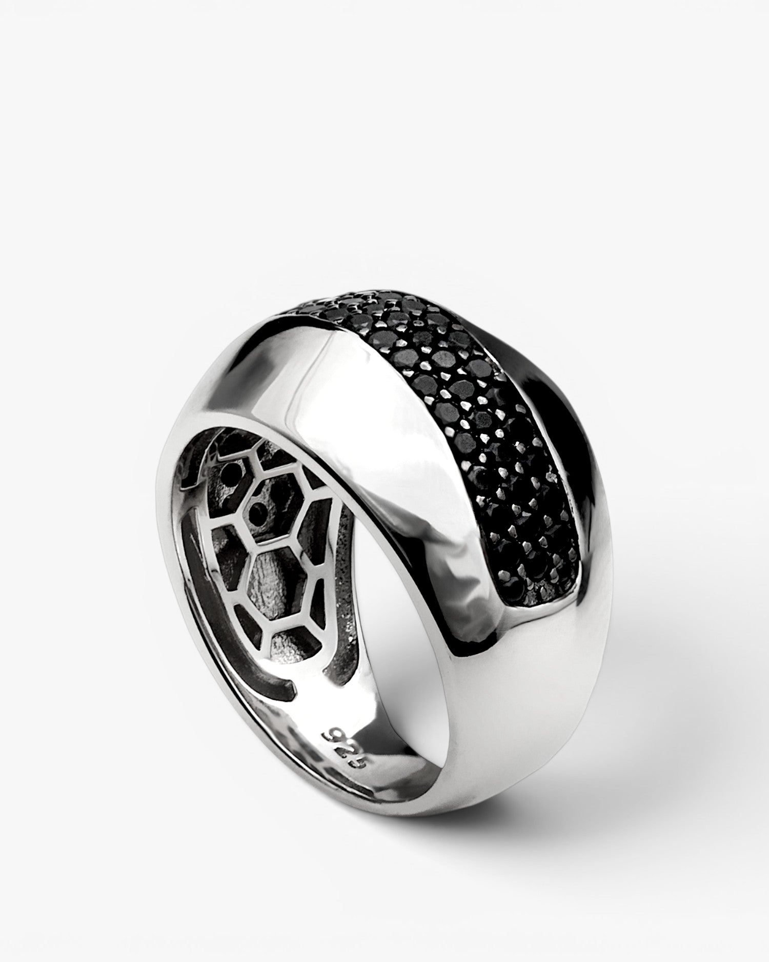 Anillos anchos de plata con carril circonitas negras