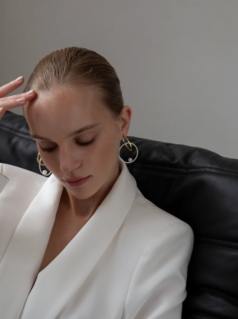 Pendientes bicolor de plata doble aro con perla