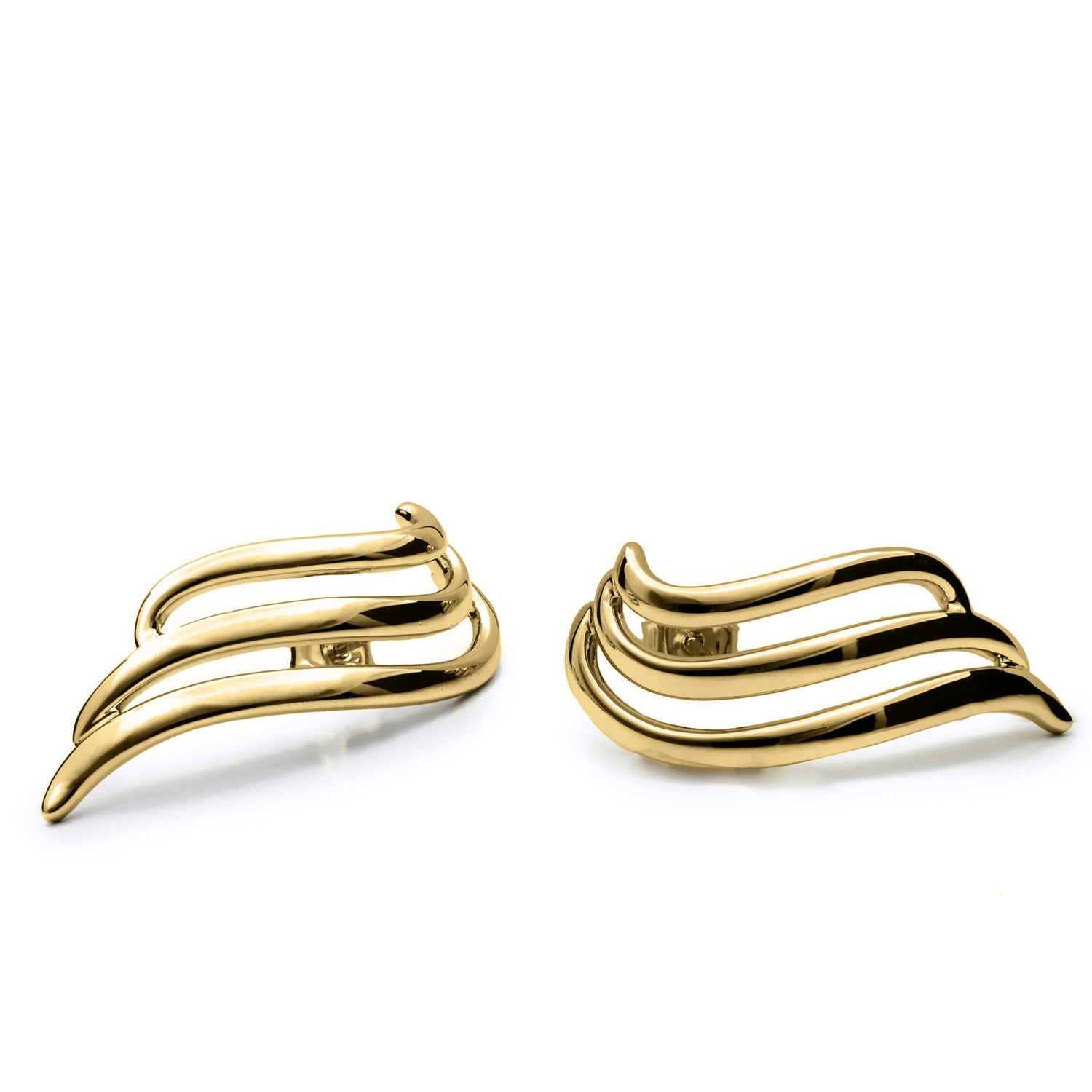 Pendientes originales en plata bañada en oro con un diseño fluido