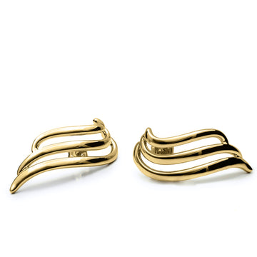Pendientes originales en plata bañada en oro con un diseño fluido