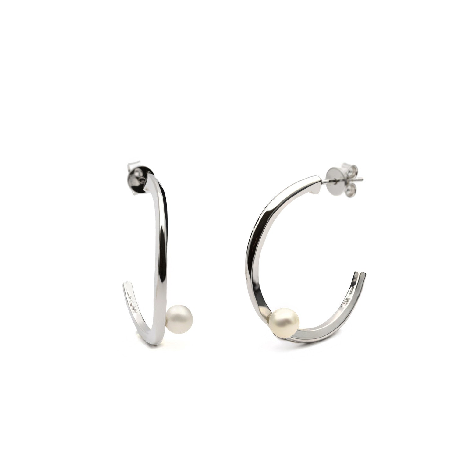 Boucles d'oreilles créoles minimalistes avec perle