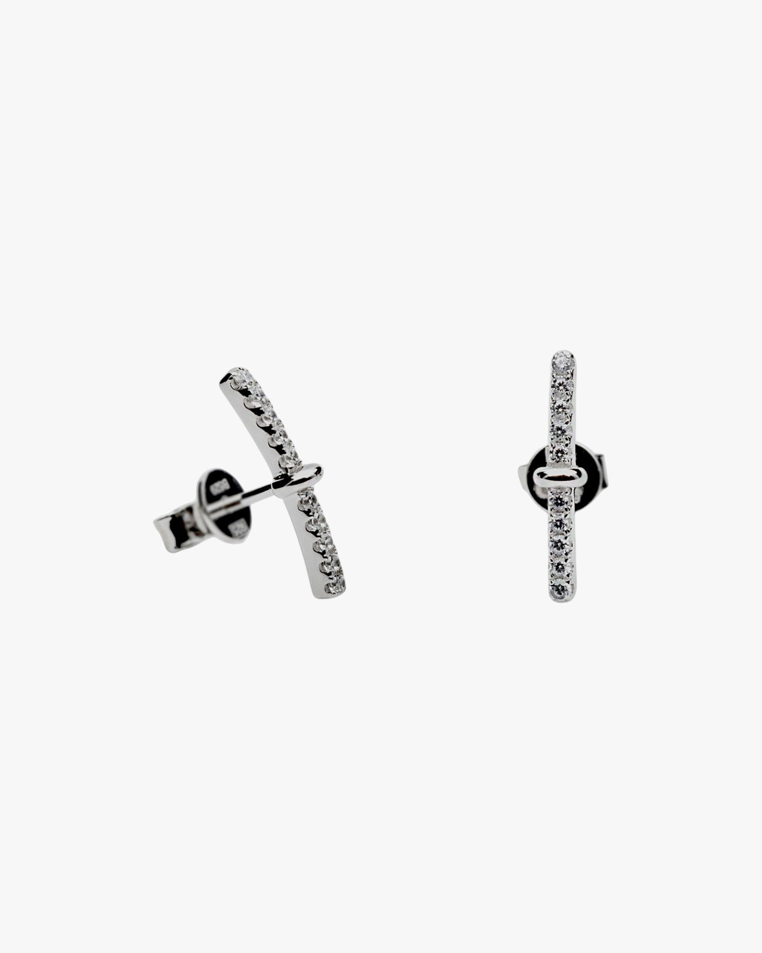 Petites boucles d'oreilles linéaires en zircon cubique