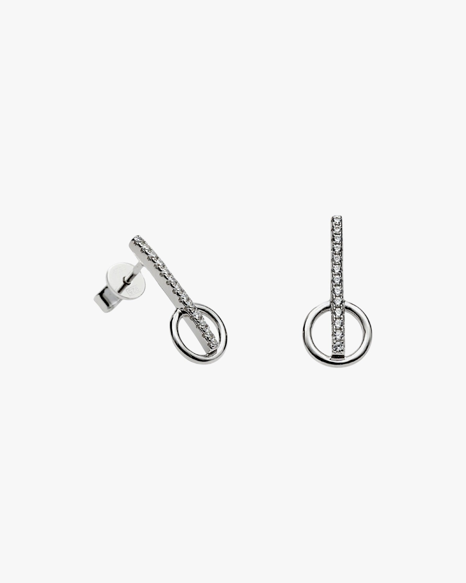 Pendientes pequeños con circonitas lineal y circulo