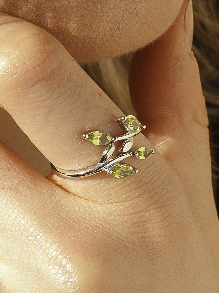 Anillos con piedras diseño garden tono verde