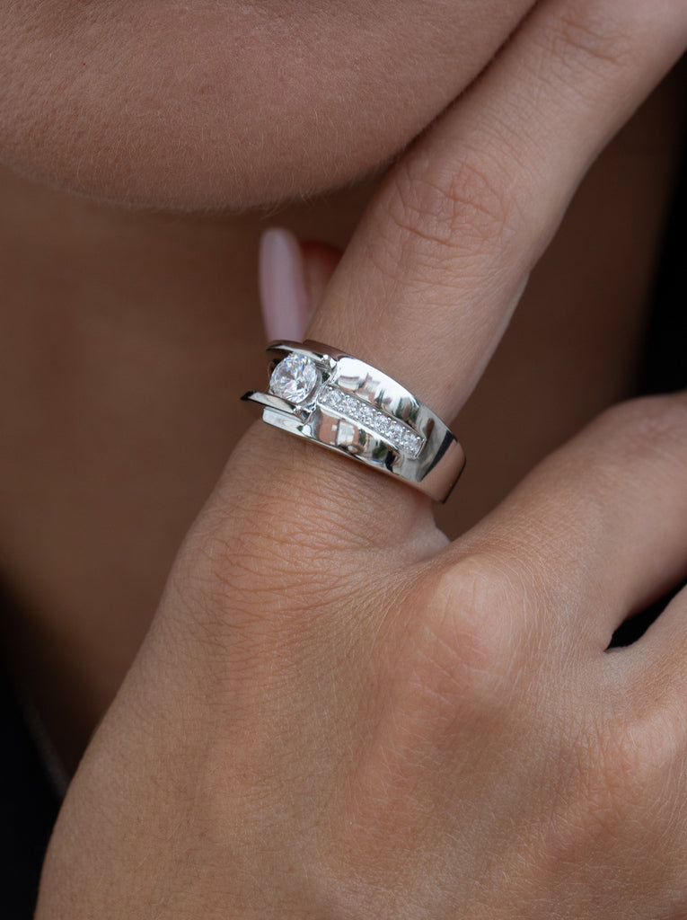 Anillos criconitas de plata con diseño elegante