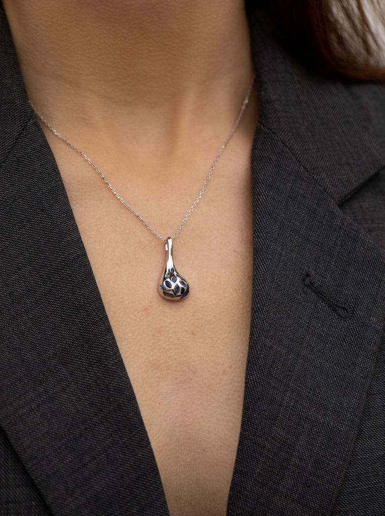 Collares con piedras diseño gota en tono azul