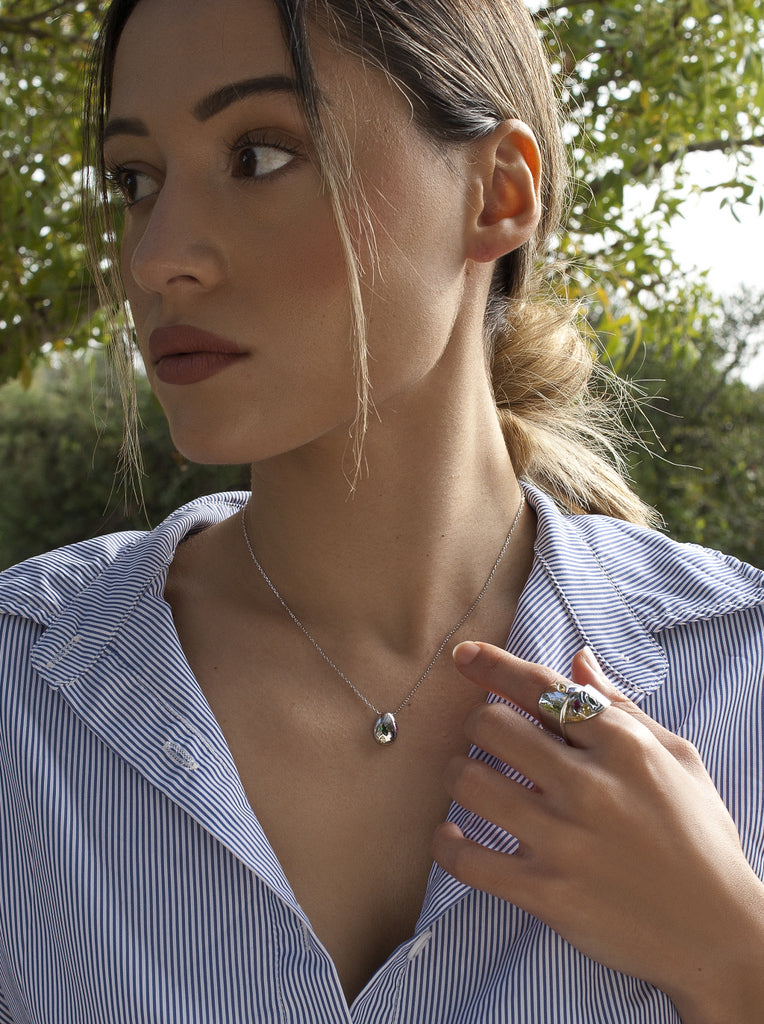 Anillos con piedras con diseño ancho y cruzado