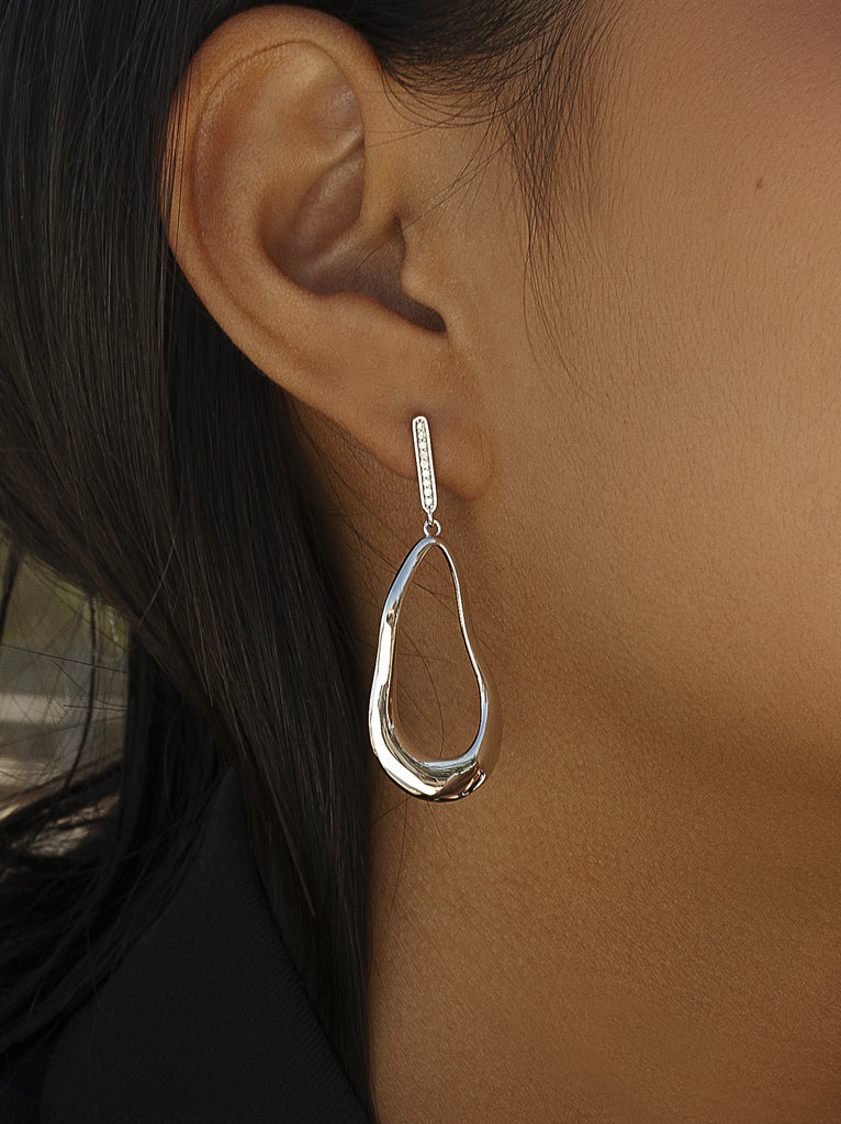 Pendientes largos en forma de gota diseño moderno